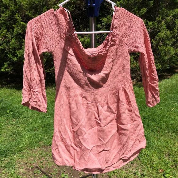 NWT pink smoked off the shoulder top size M - Picture 3 of 3